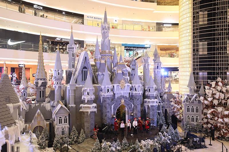 Ada Istana di Dalam Pusat Perbelanjaan Sambut Natal dan Tahun Baru 2024 - Bagian 4