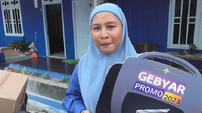 title Terima Hadiah Motor, Debitur Pangkalan Bun: Semoga MNC Finance Semakin Berjaya Terima Hadiah Motor, Debitur Pangkalan Bun: Semoga MNC Finance Semakin Berjaya