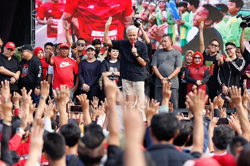Ganjar Keliling Bekasi, Sarapan Nasi Uduk Sambil Serap Aspirasi Pedagang hingga Pengamen - Bagian 4
