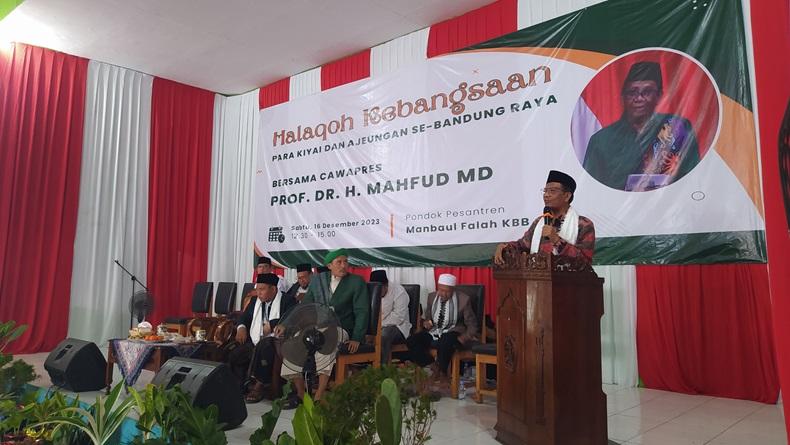 Pengasuh Ponpes di KBB Kagumi Sosok Mahfud MD, Ini Alasannya