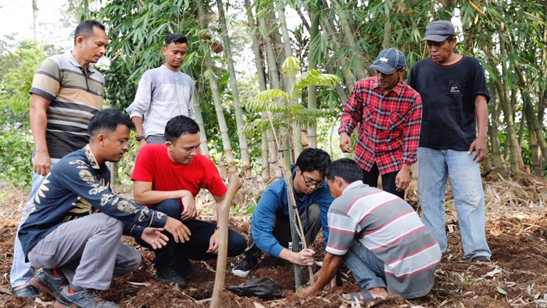 title Alam Ganjar Kunjungi Subang, Ajak Anak Muda Geluti Peluang Usaha Pertanian Alam Ganjar Kunjungi Subang, Ajak Anak Muda Geluti Peluang Usaha Pertanian