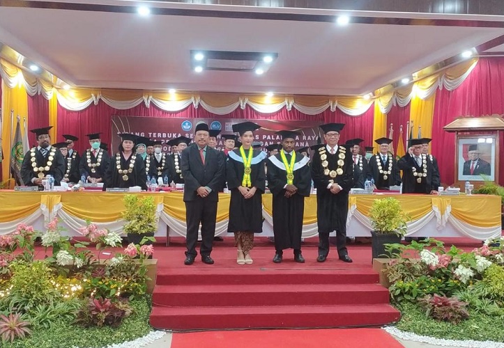 Hadiri Wisuda, Ketua ILUNI UPR Beri Pesan Penting pada Wisudawan