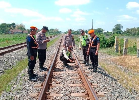 Teror Batu Besar di Jalur KA Masaran-Kemiri Sragen, Aksi Sabotase?