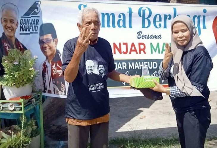 Relawan Arus Ganjar Sumut Bagikan 1.500 Nasi Kotak untuk Kaum Dhuafa di Labuhanbatu