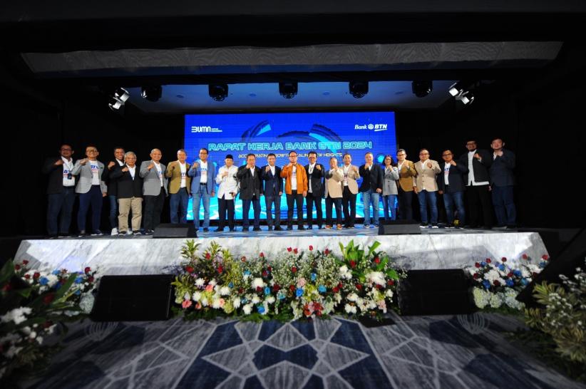 Rapat Kerja Bank BTN 2024 Tetapkan 8 Implementasi Strategis - Bagian 3
