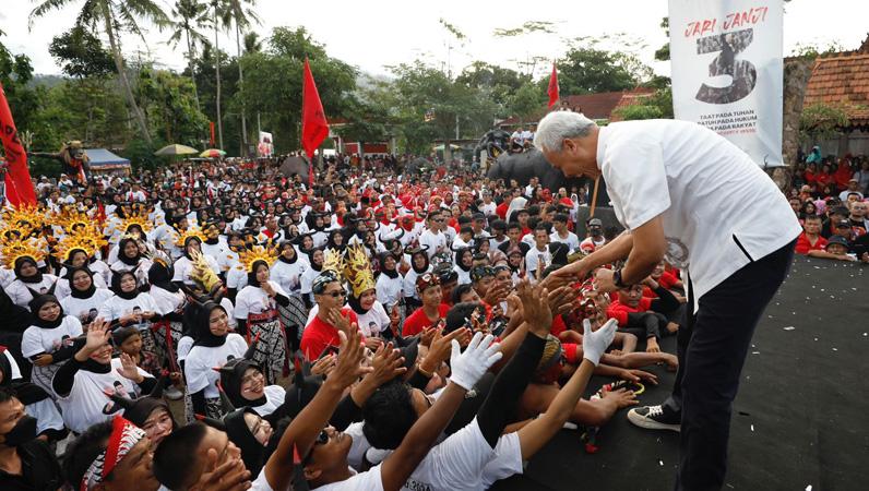  Ganjar Bakar Semangat Ribuan Pendukung di Jateng, Turun Lapangan dan Serap Aspirasi Masyarakat 