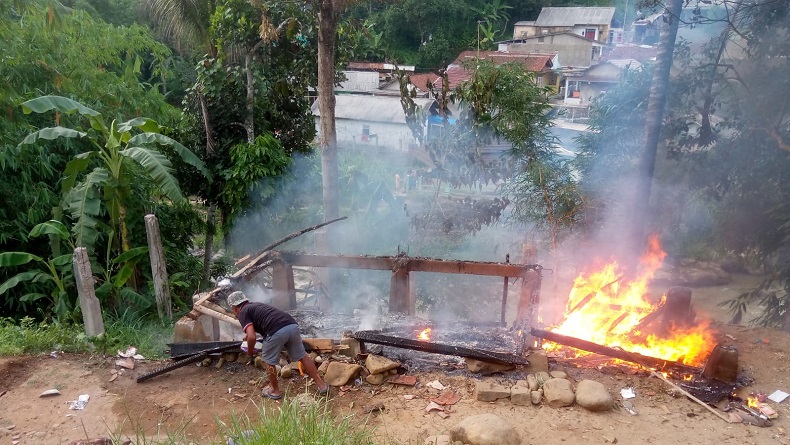 2 Rumah di Cibadak Sukabumi Dibakar Warga, Diduga karena Jadi Tempat Prostitusi dan Kumpul Kebo 