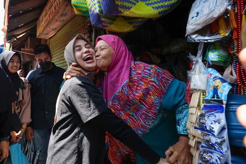 Siti Atikoh Serap Keluhan Masyarakat yang Akan Diperbaiki Ganjar-Mahfud - Bagian 2