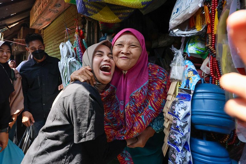 Siti Atikoh Serap Keluhan Masyarakat yang Akan Diperbaiki Ganjar-Mahfud - Bagian 1