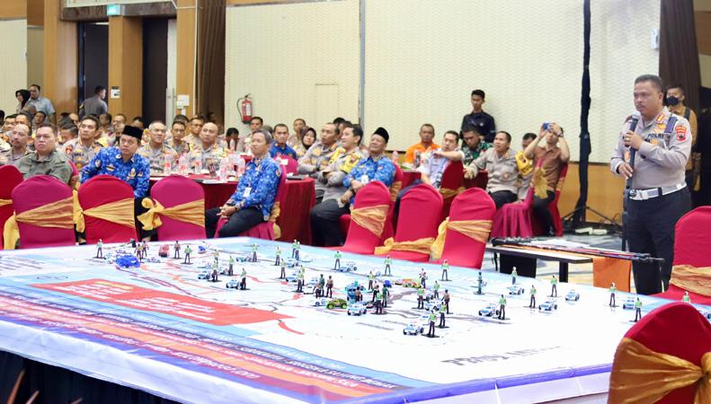 title 13 Juta Pemudik Masuk Jateng saat Libur Nataru, Polda Terjunkan 15.700 Personel di 279 Titik Pos 13 Juta Pemudik Masuk Jateng saat Libur Nataru, Polda Terjunkan 15.700 Personel di 279 Titik Pos