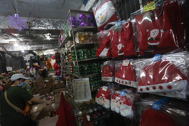 Borong Pernak-pernik Natal di Pasar Asemka - Bagian 2