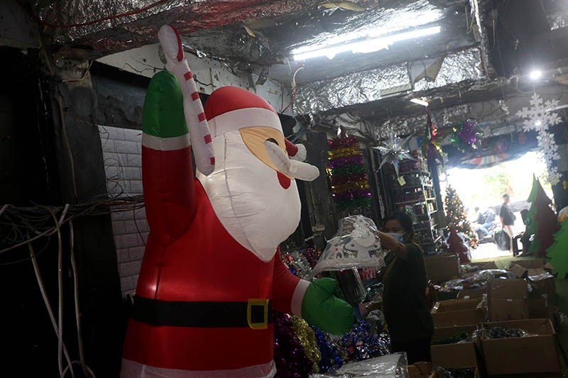 Borong Pernak-pernik Natal di Pasar Asemka - Bagian 3