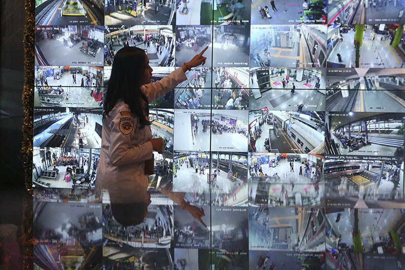 Melihat Posko Pantauan Angkutan Nataru 2024 Dipenuhi Monitor Pengawas - Bagian 2