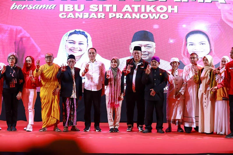 Siti Atikoh Temui Komunitas dan Relawan Lintas Agama - Bagian 1