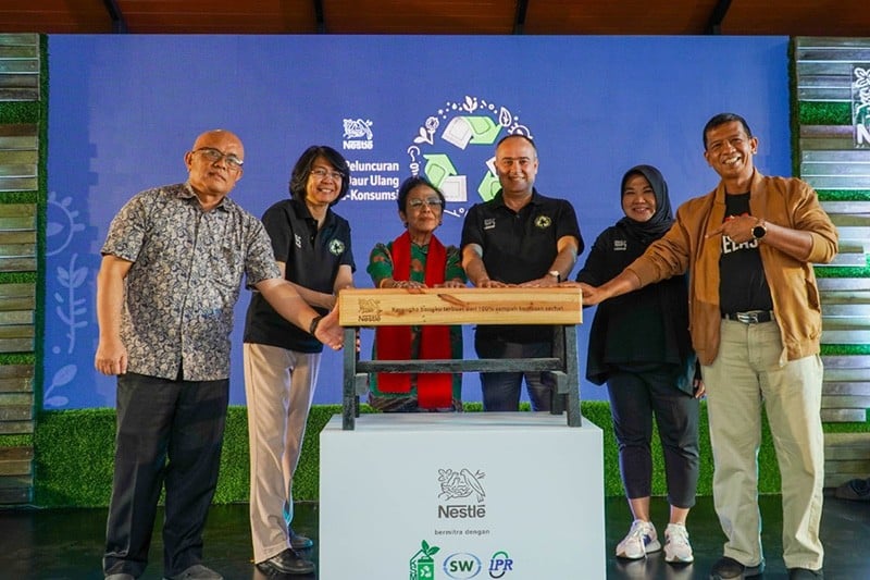 Peluncuran Produk Hasil Daur Ulang Pasca Konsumsi dan Kolaborasi Gerakan Sekolah Sehat - Bagian 1