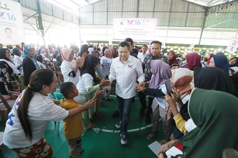 HT Disambut Antusias Warga saat Bazar Murah Partai Perindo di Tangerang - Bagian 2