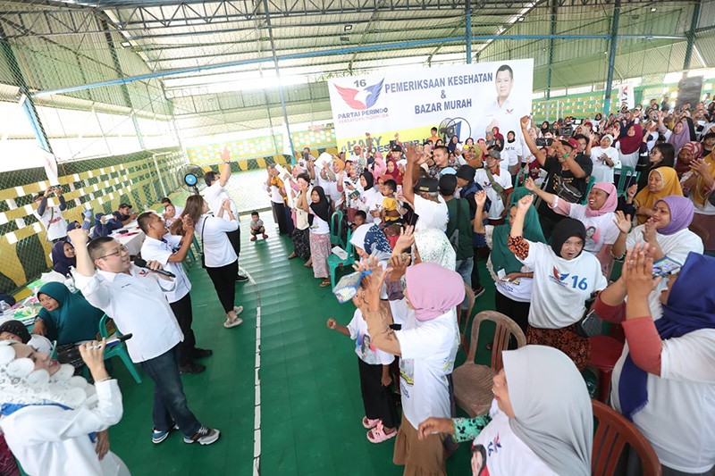 HT Disambut Antusias Warga saat Bazar Murah Partai Perindo di Tangerang - Bagian 3