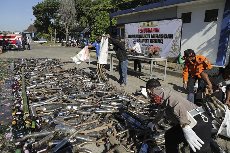 707 Knalpot Bising dan 6.170 Botol Miras Dimusnahkan - Bagian 2
