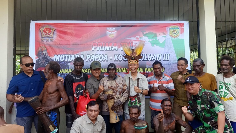 PRIMA TNI Mutiara Papua Gelar Baksos Semangat Natal dengan Slogan Damai Papuaku
