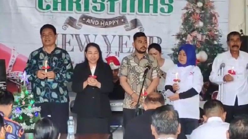 Momen Hangat Caleg Partai Perindo Jeannie Latumahina Rayakan Natal Bareng Ratusan Pendeta di Kediri
