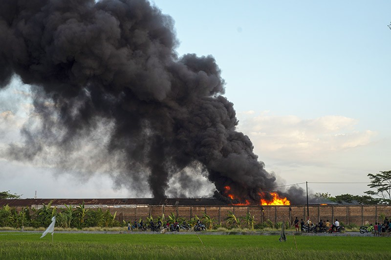 Kebakaran Gudang Penyulingan Minyak Jelantah di Klaten - Bagian 1