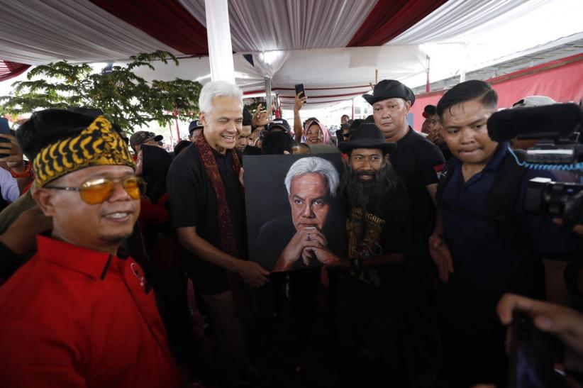 Ganjar Disambut Antusias Warga Majalengka saat Bawa Program KTP Sakti - Bagian 3