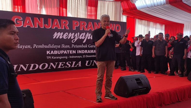 Temui Nelayan di Indramayu, Ganjar Bakal Babat Habis Bajak Laut