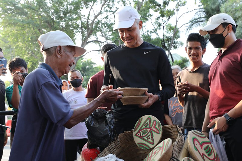 Ganjar Pranowo Ikut Menari Reog Ponorogo saat Car Free Day di Solo - Bagian 4