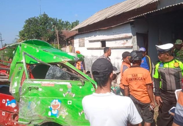 Kecelakaan Di Malang, Odong-odong Ditabrak KA Penataran, 1 Tewas