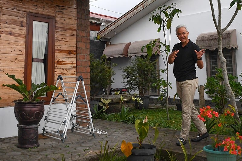 Ganjar Pranowo Kunjungi Rumah Masa Kecilnya di Kaki Gunung Lawu - Bagian 2