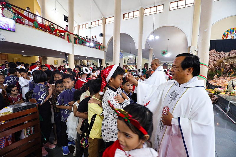 Momen Misa Natal Khusus Anak di Gereja Santo Servatius Bekasi - Bagian 4