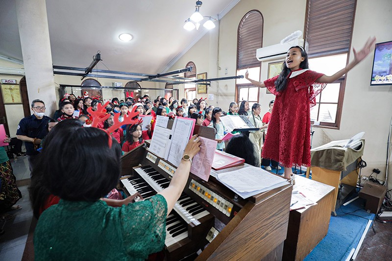 Momen Misa Natal Khusus Anak di Gereja Santo Servatius Bekasi - Bagian 5
