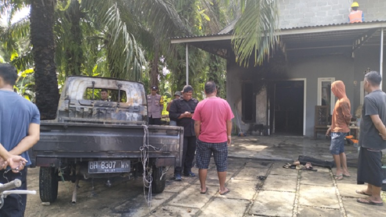 Mobil Caleg di Merangin Diduga Dibakar OTK, Polisi Olah TKP