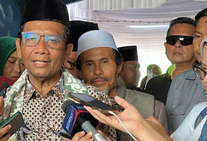 Mahfud MD Ungkap Ciri Penembak Relawan Prabowo di Sampang, Polisi Diminta Profesional