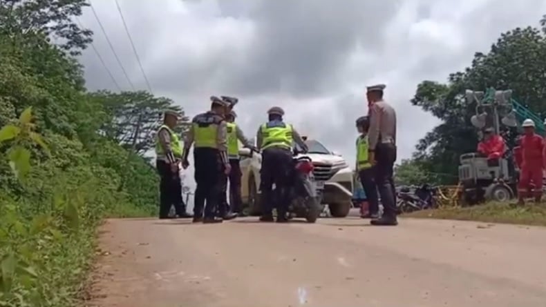 Mobil Ketua Kpu Lubuklinggau Tabrakan Dengan Pengendara Motor 2 Pelajar Tewas 1 Kritis 3042