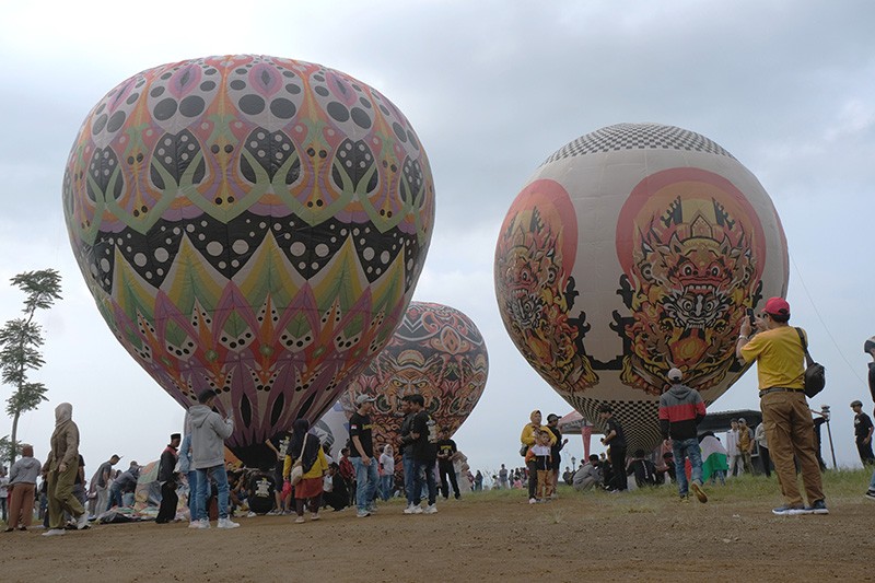Warna-warni Balon Udara Tradisional Hiasi Langit Bukit Seroja Wonosobo - Bagian 2