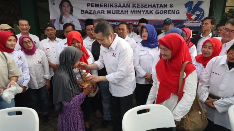 title Partai Perindo Gelar Bakti Sosial Bazar Murah di Sidoarjo, Dihadiri Hary Tanoesoedibjo Partai Perindo Gelar Bakti Sosial Bazar Murah di Sidoarjo, Dihadiri Hary Tanoesoedibjo