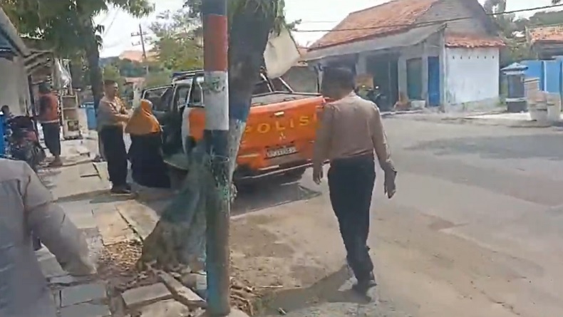 Sering Dengar Bisikan Gaib, Perempuan di Sampang Nekat Berupaya Tabrakkan Diri ke Mobil