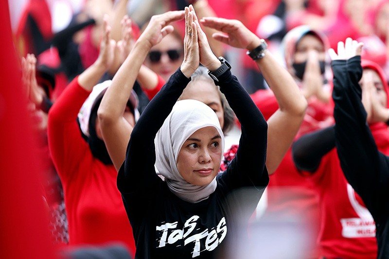 Semangat Ratusan Ibu-Ibu Magelang Senam 'Sicita' dan 'Rambut Putih' bersama Siti Atikoh - Bagian 3