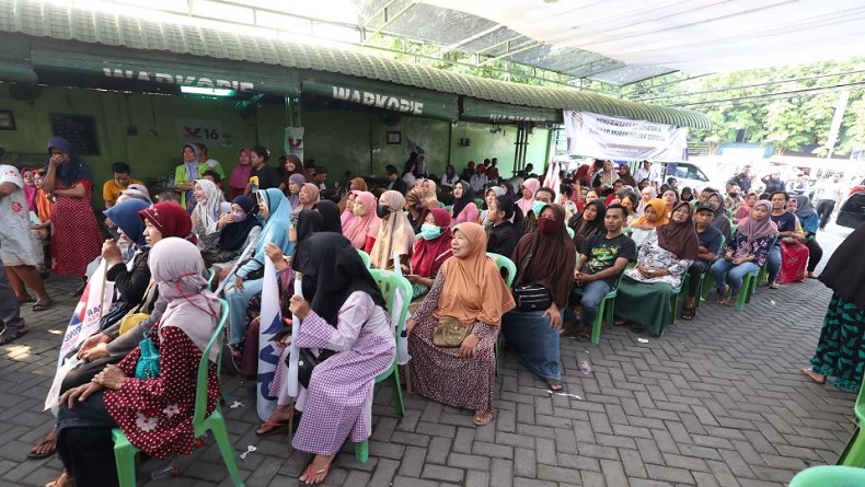 title Warga Sidoarjo Antusias Ikut Bazar Murah dan Cek Kesehatan Gratis Partai Perindo Warga Sidoarjo Antusias Ikut Bazar Murah dan Cek Kesehatan Gratis Partai Perindo