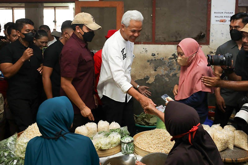 Blusukan ke Pasar Wonogiri, Ganjar Dicurhati Soal Kenaikan Harga Sembako - Bagian 3