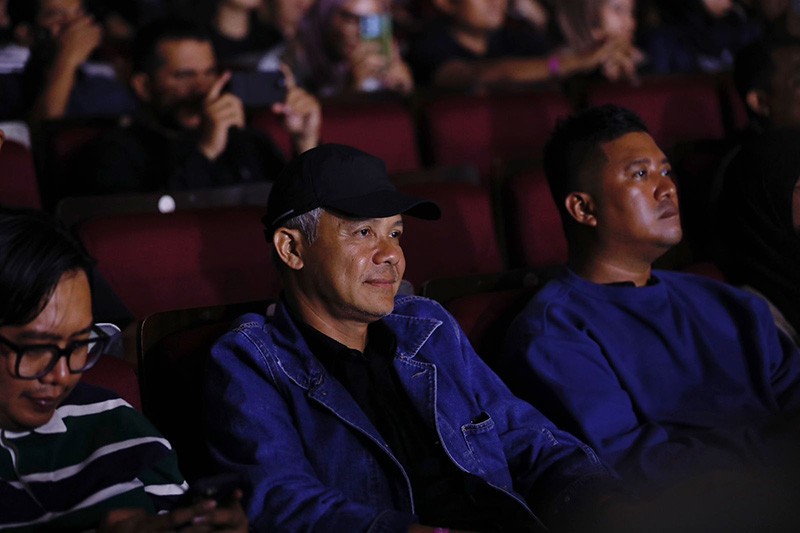 Ganjar Melebur Bareng Slankers dan Nostalgia saat Nonton Konser Ultah ke-40 Slank - Bagian 3