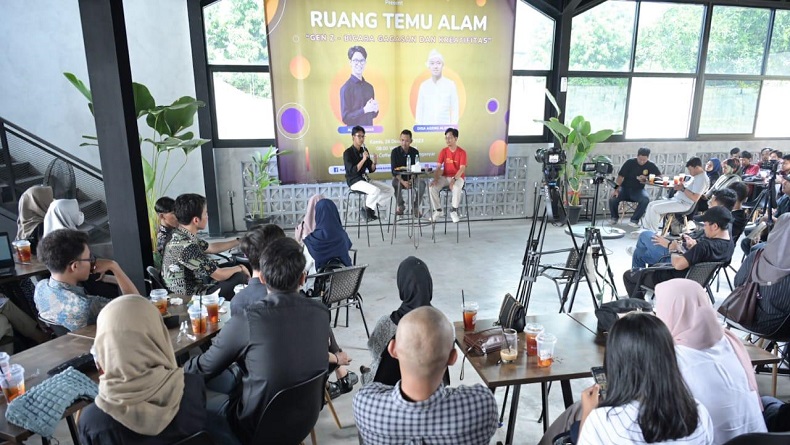 Diskusi Bareng Komunitas Karanganyar, Alam Ganjar Sampaikan Gagasan Menuju Indonesia Emas