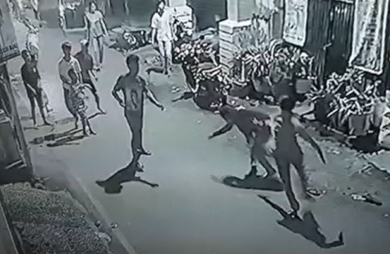 Duel Berdarah 2 Tetangga di Makassar gegara Terbakar Cemburu, 1 Tewas Ditikam