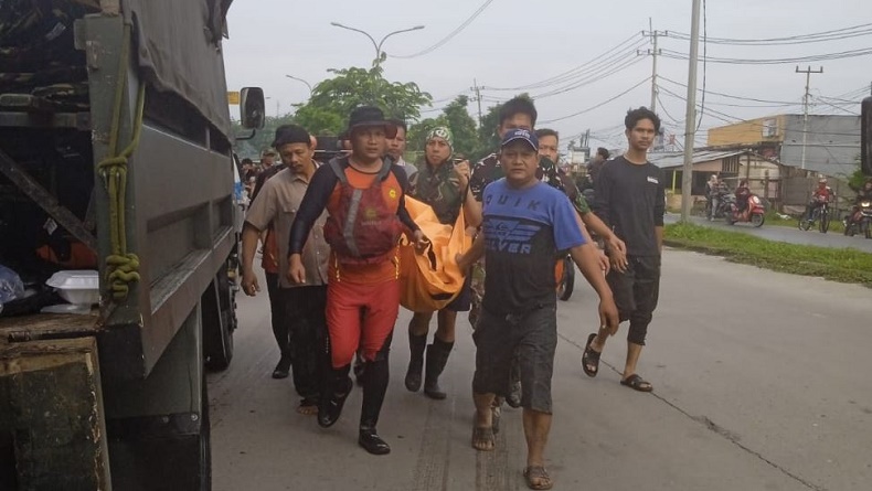 title Tragis, Bocah 13 Tahun di Pekanbaru Tewas Hanyut saat Mandi di Parit Berarus Deras Tragis, Bocah 13 Tahun di Pekanbaru Tewas Hanyut saat Mandi di Parit Berarus Deras