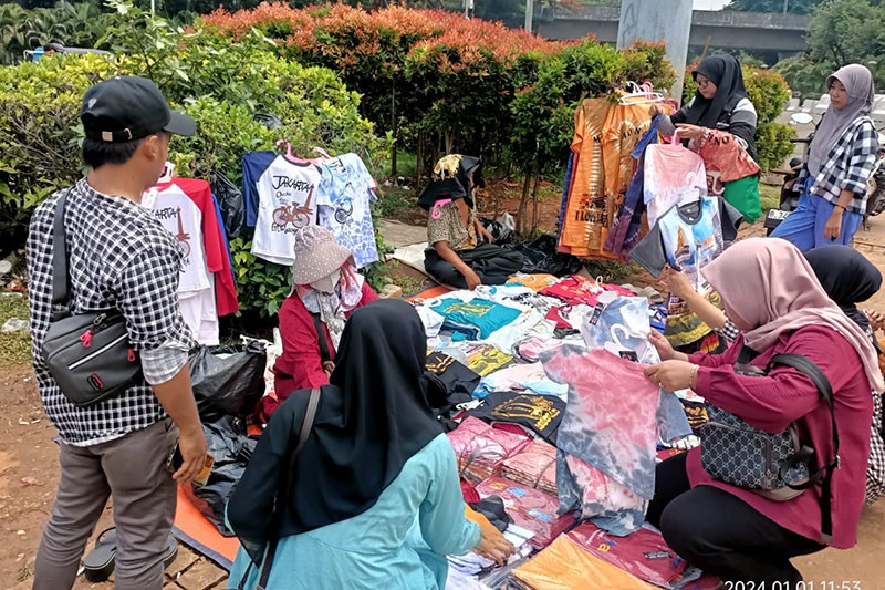 Kawasan Monas Dipadati Pengunjung Liburan Tahun Baru 2024 - Bagian 3