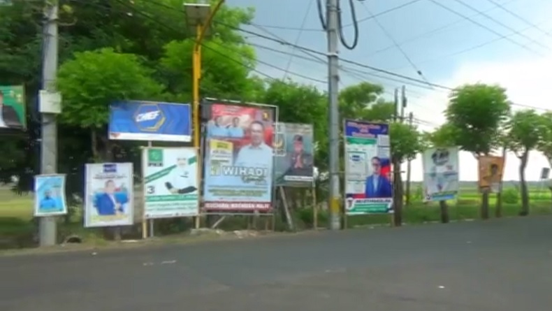 title 2.346 Pelanggaran Kampanye di Bojonegoro, Terbanyak Pemasangan APK di Pohon 2.346 Pelanggaran Kampanye di Bojonegoro, Terbanyak Pemasangan APK di Pohon