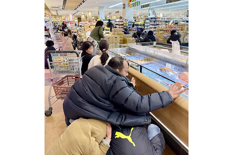 Detik-Detik Gempa Bumi Dahsyat Magnitudo 7,6 Guncang Jepang - Bagian 4