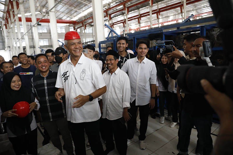 Ganjar Pranowo Kunjungi Pabrik Mainan Buatan Lokal di Demak - Bagian 5