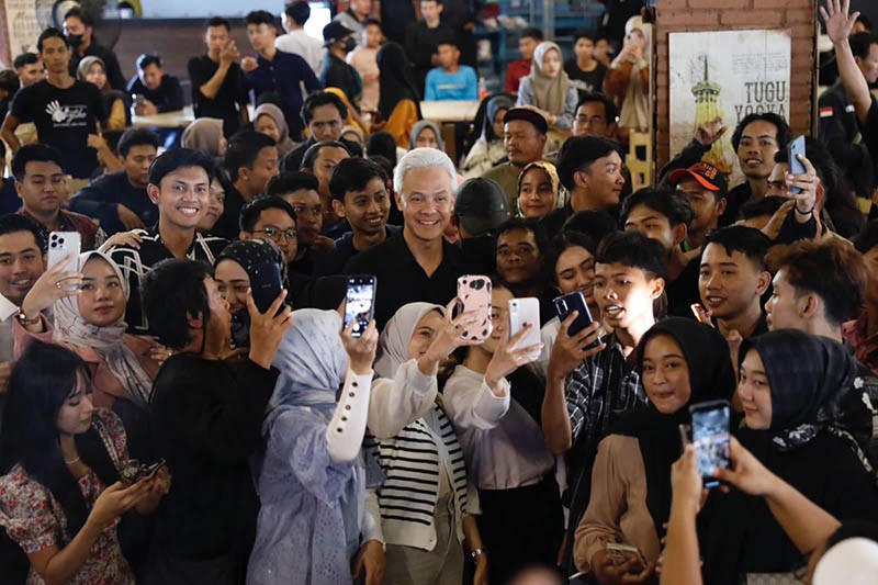 Pemuda Jepara Bacakan Puisi Wiji Thukul, Dukung Ganjar Tuntaskan Kasus HAM - Bagian 4